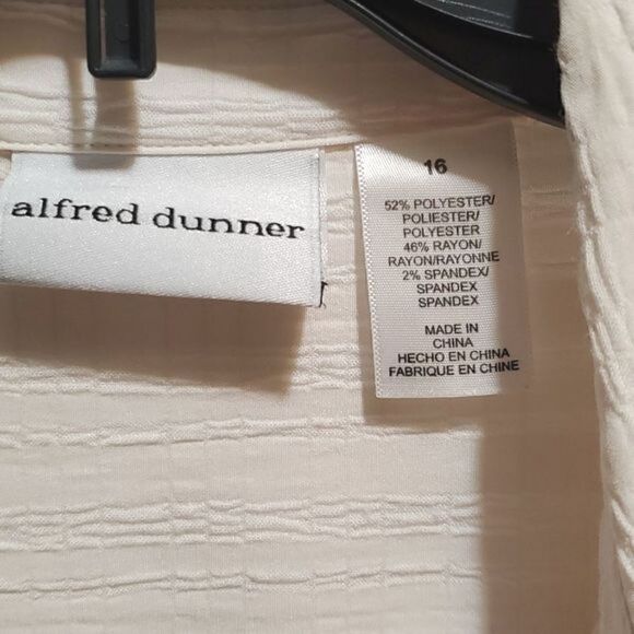 Alfred Dunner Embroidered Button Up Collared Long Sleeve Vintage Style Blouse 16 - Picture 4 of 16